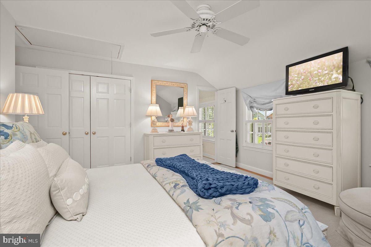 WOODACRES - Residential