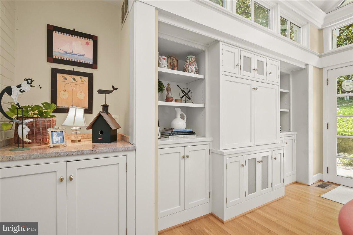 WOODACRES - Residential