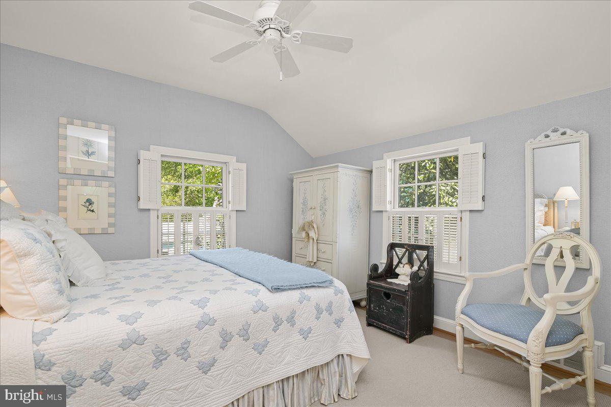 WOODACRES - Residential