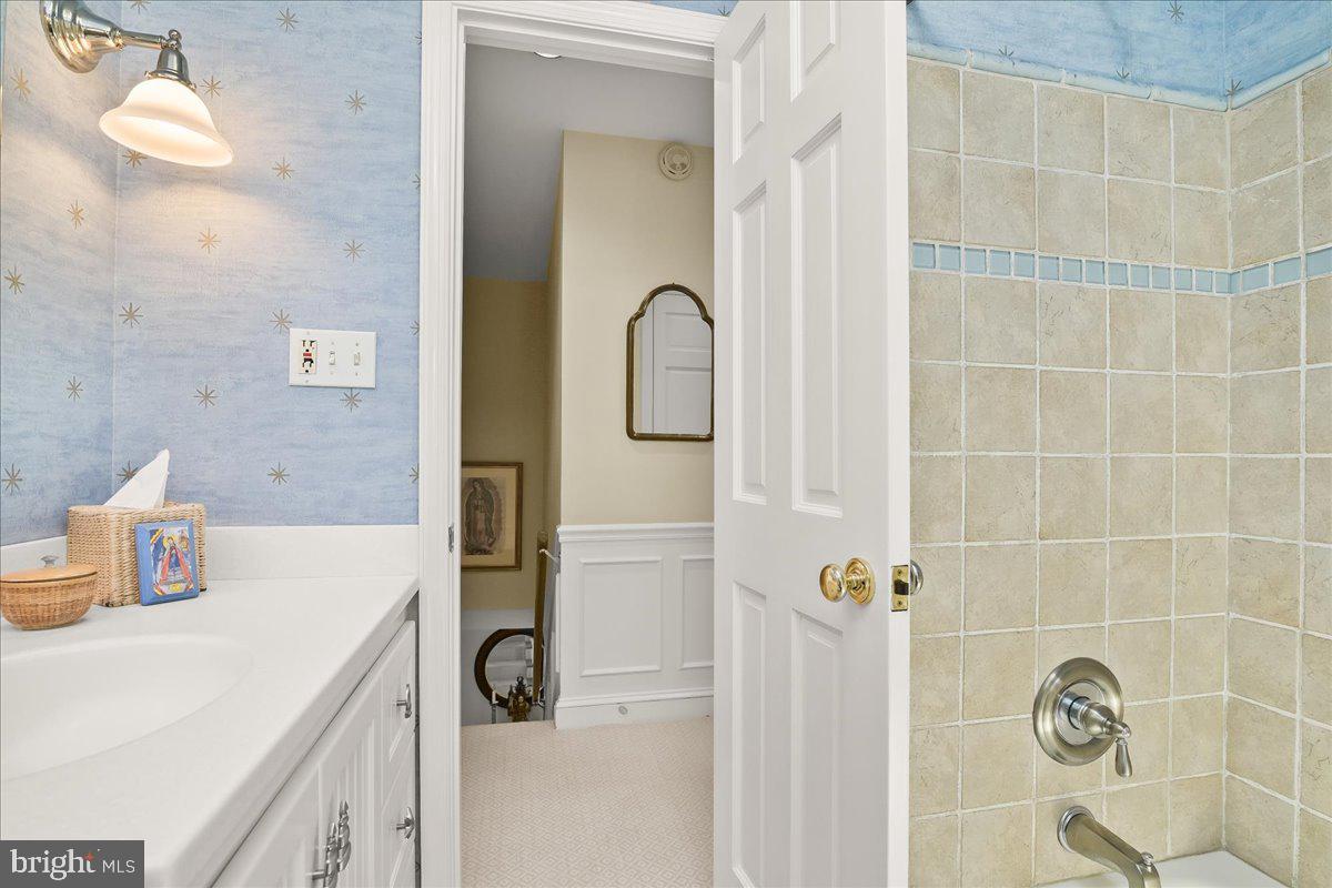 WOODACRES - Residential