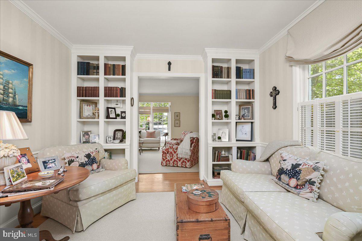 WOODACRES - Residential