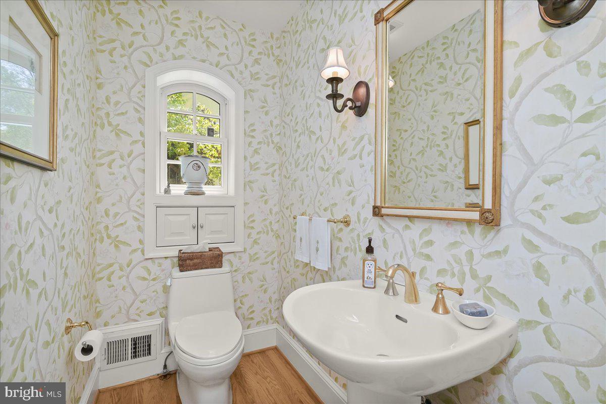 WOODACRES - Residential