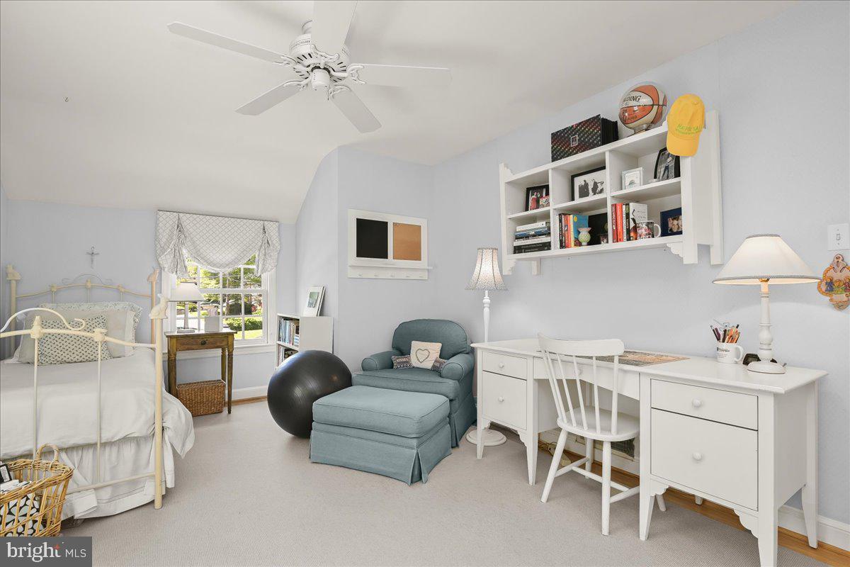 WOODACRES - Residential