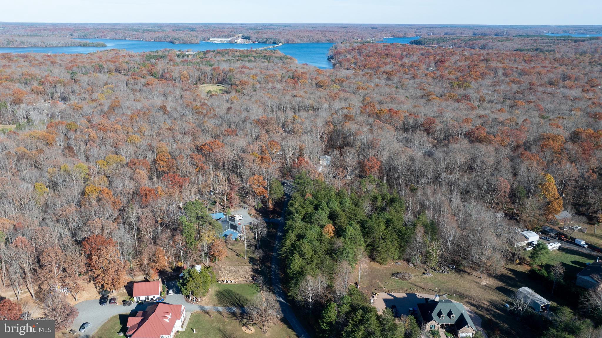 WILDWOOD ON LAKE ANNA - Land