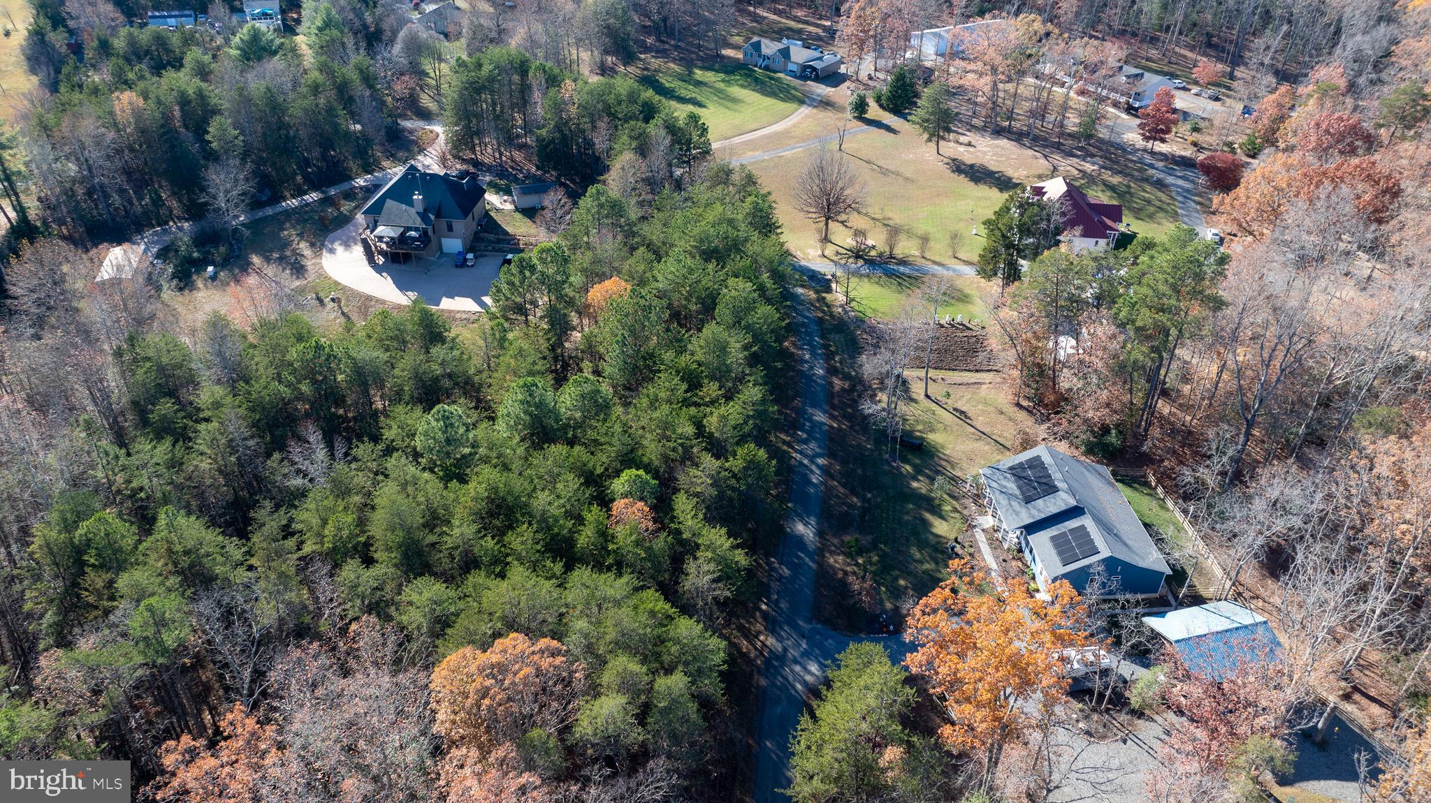 WILDWOOD ON LAKE ANNA - Land