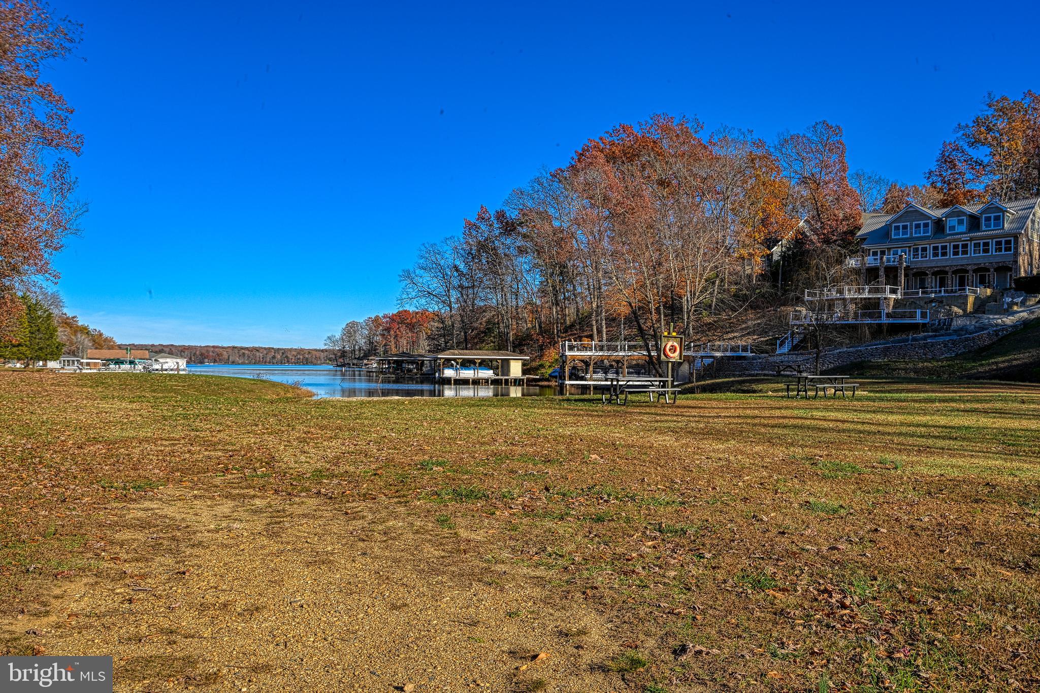 WILDWOOD ON LAKE ANNA - Land