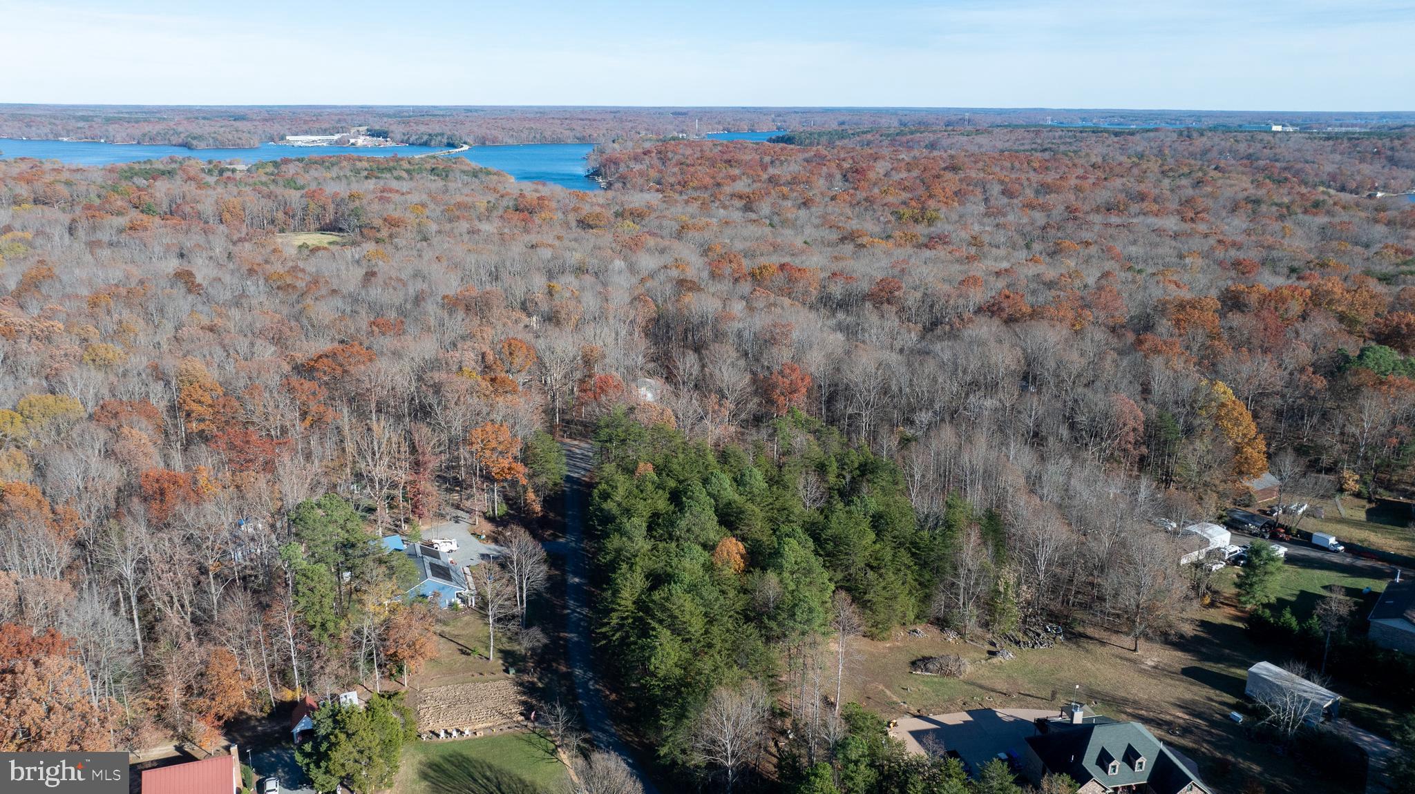 WILDWOOD ON LAKE ANNA - Land