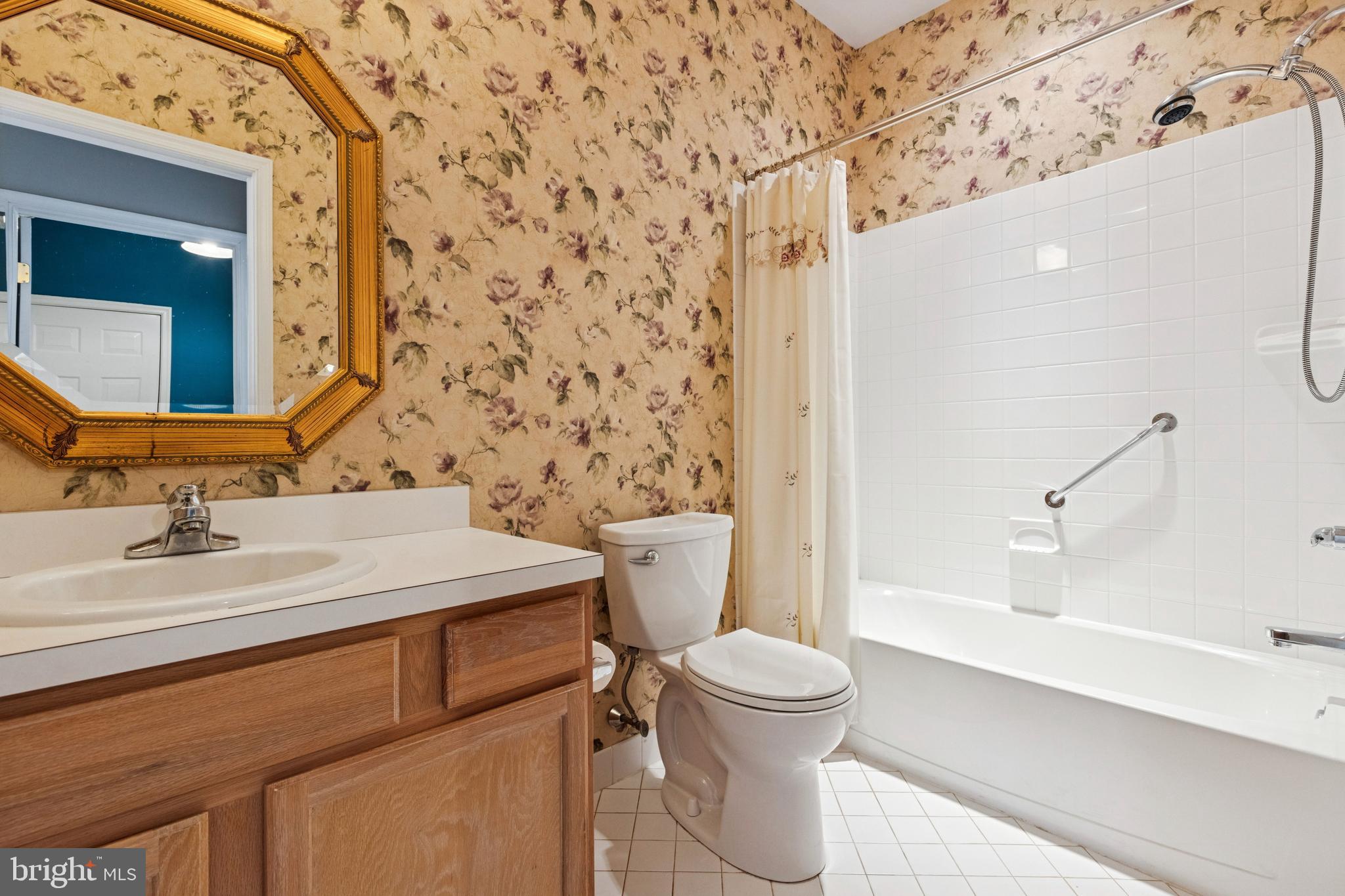 HERITAGE CR ESTS - Residential