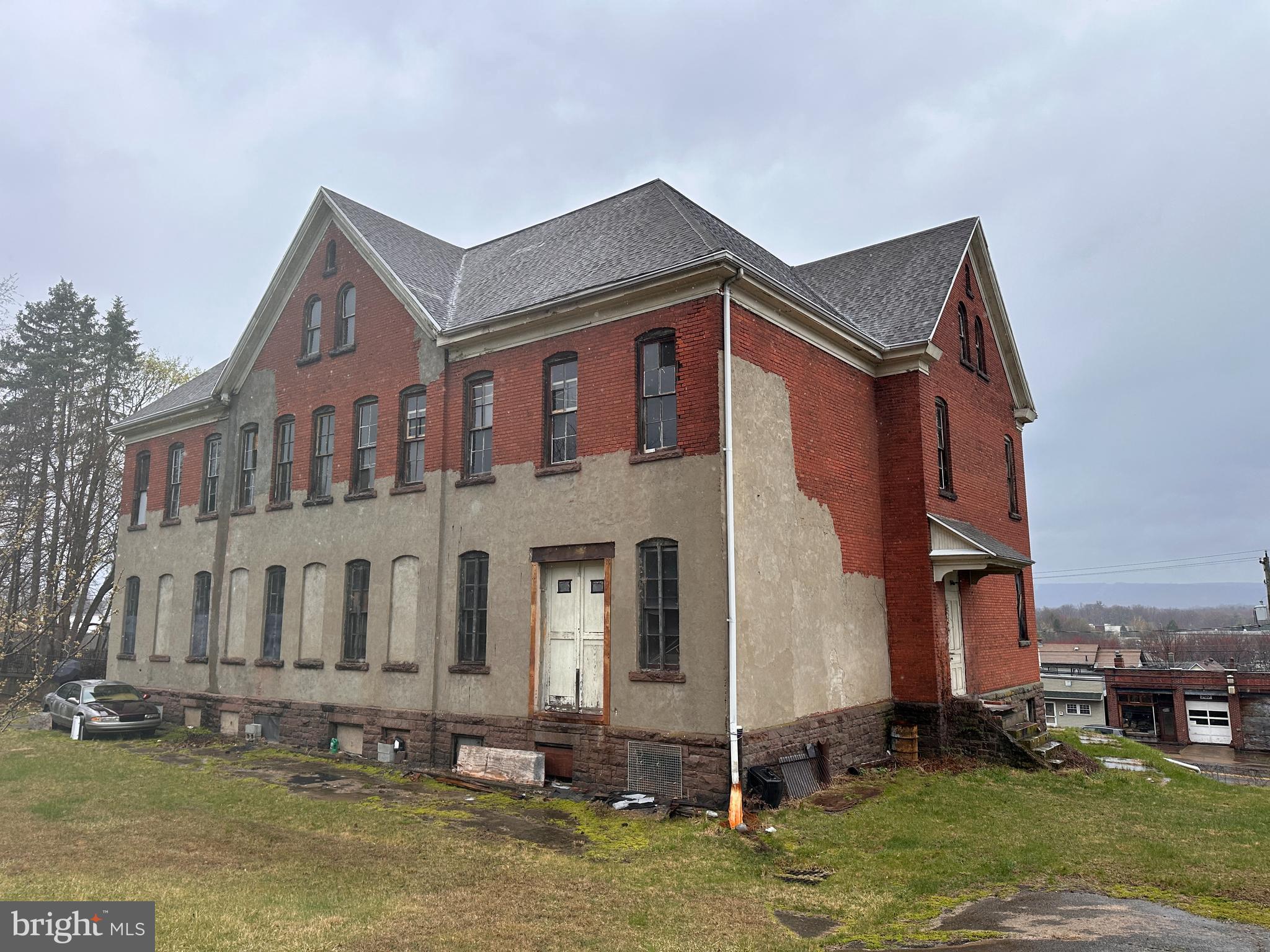 710 MAIN ST