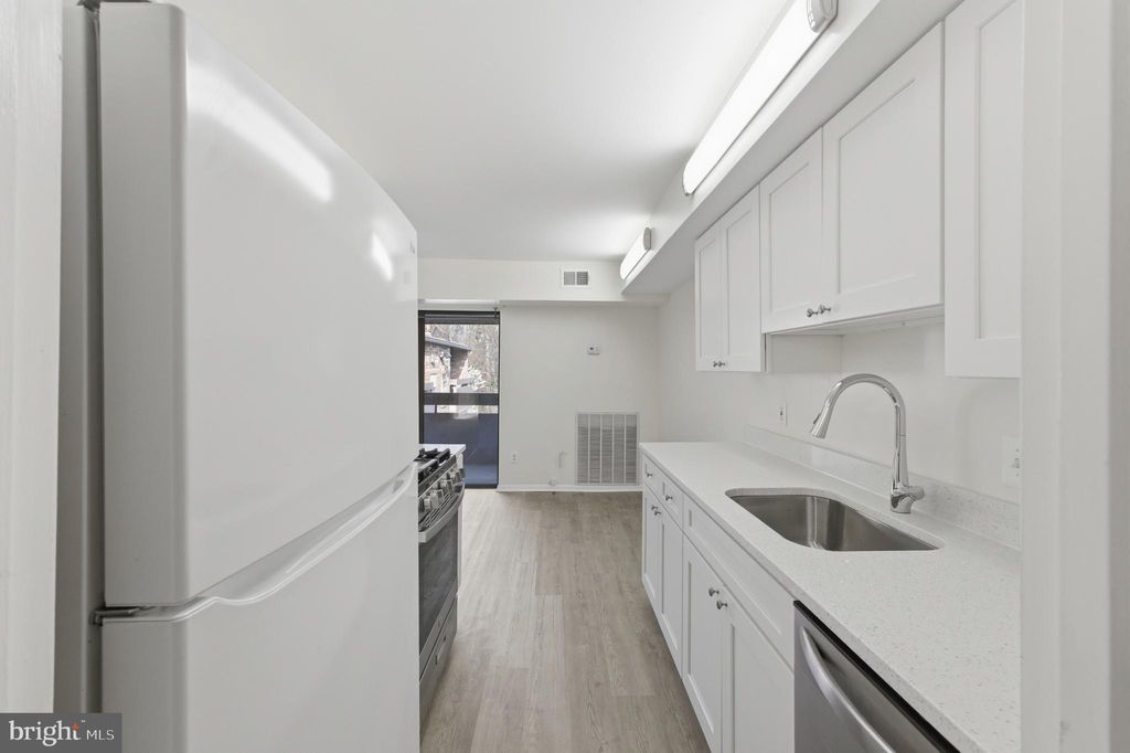Photo of 2316 Freetown Court #10/21C, RESTON, VA 20191 (MLS # VAFX2299192)