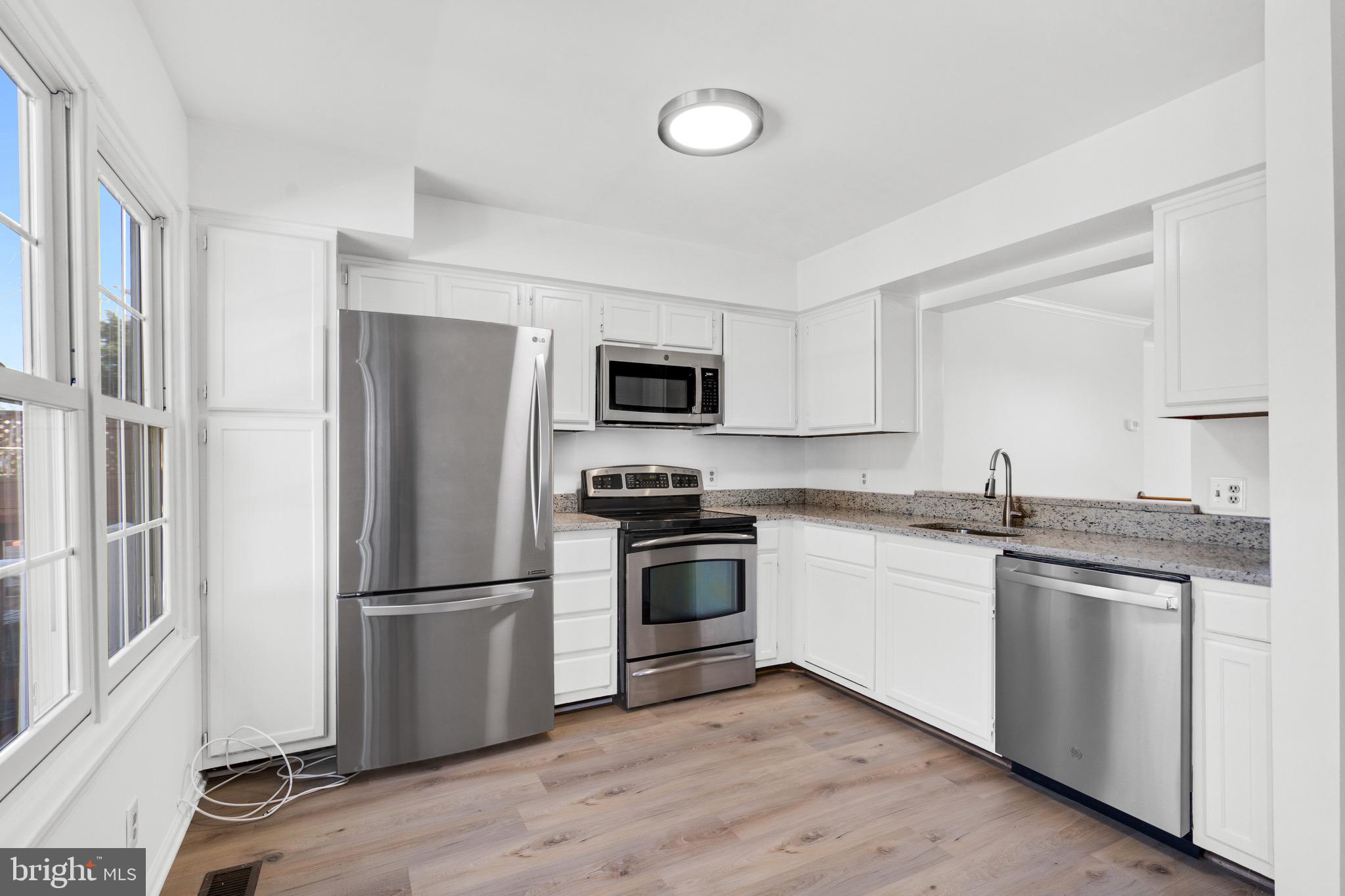 PARK OVERLOOK - Residential Lease