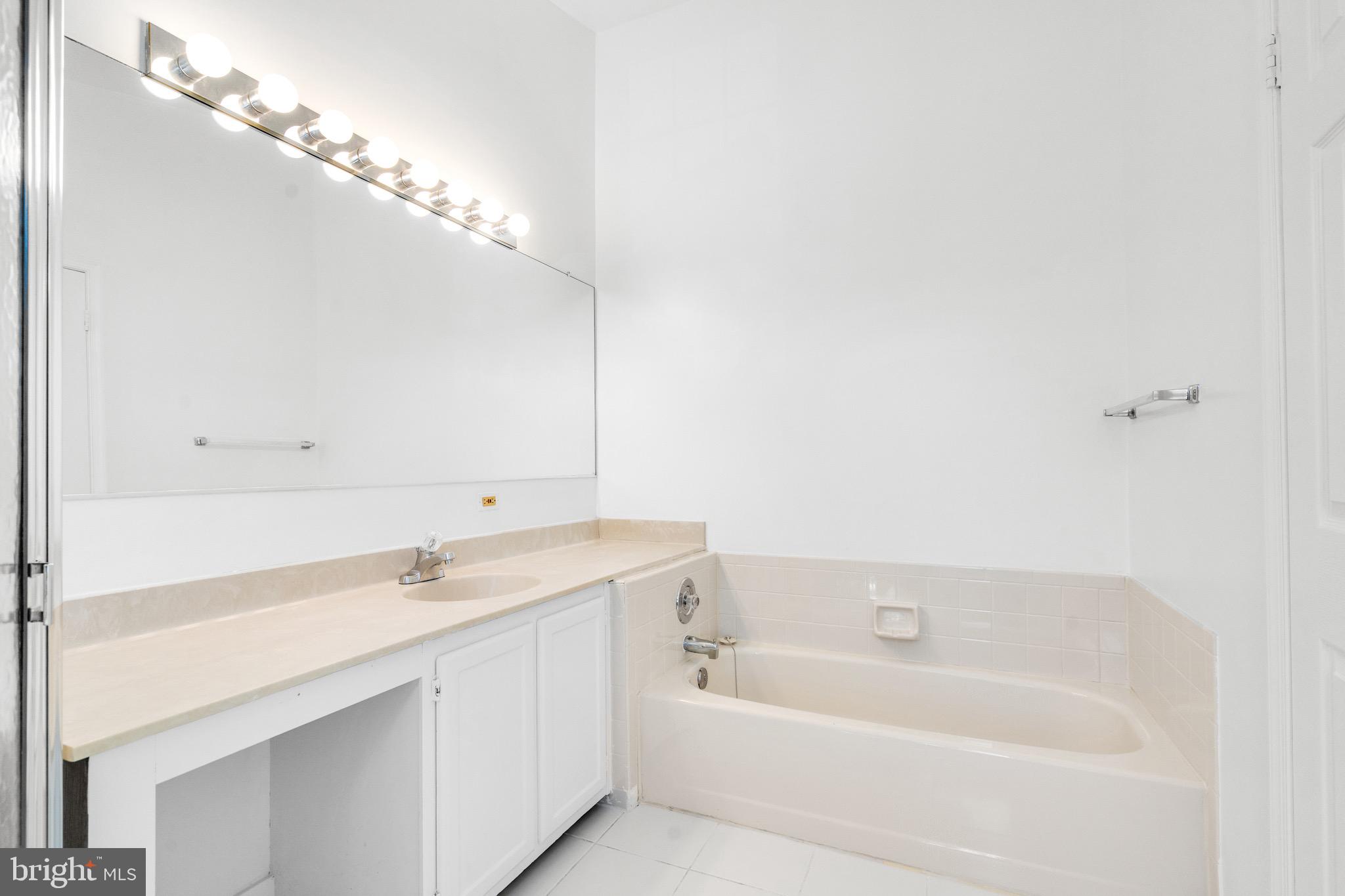 PARK OVERLOOK - Residential Lease