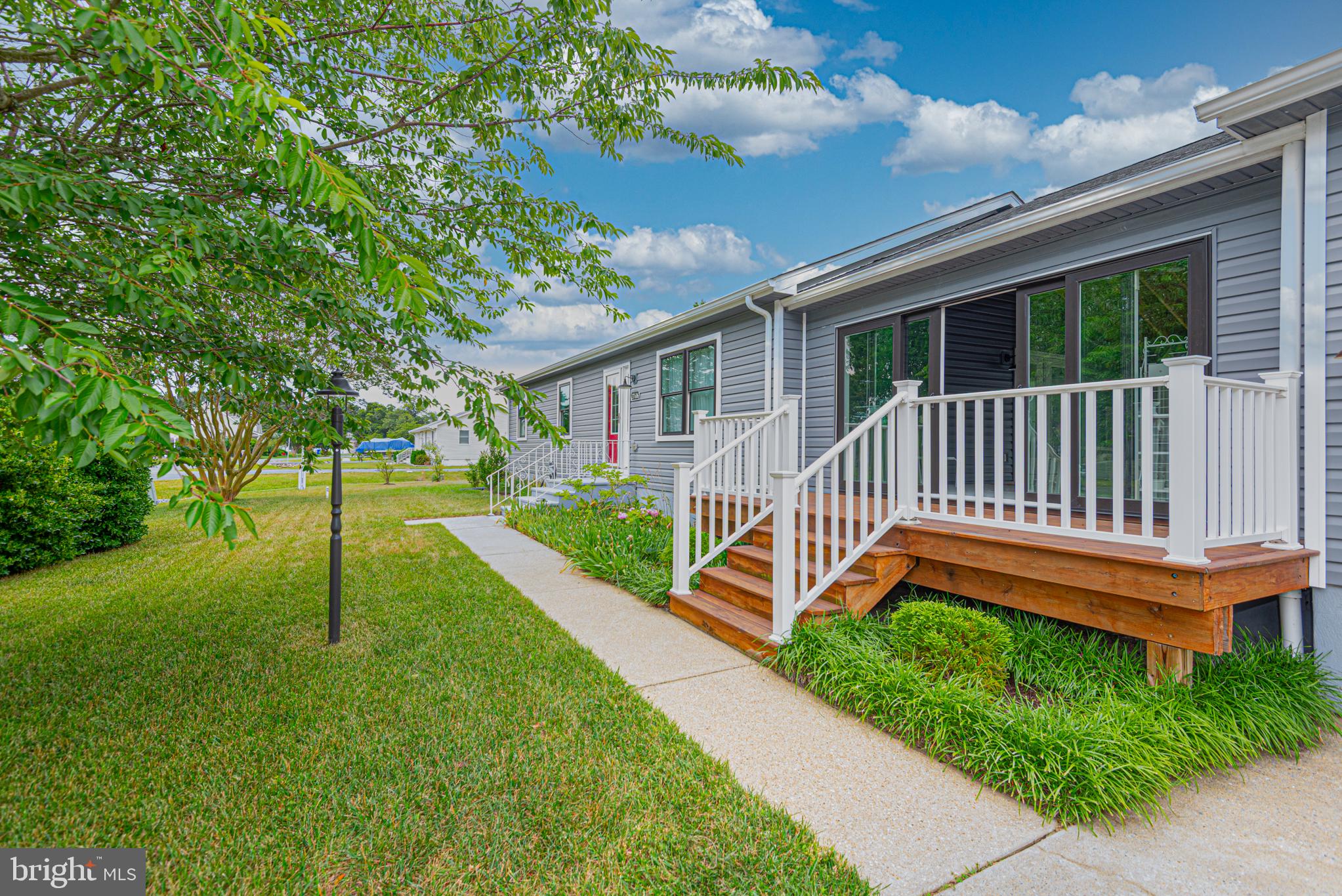 37606 RIVER RUN