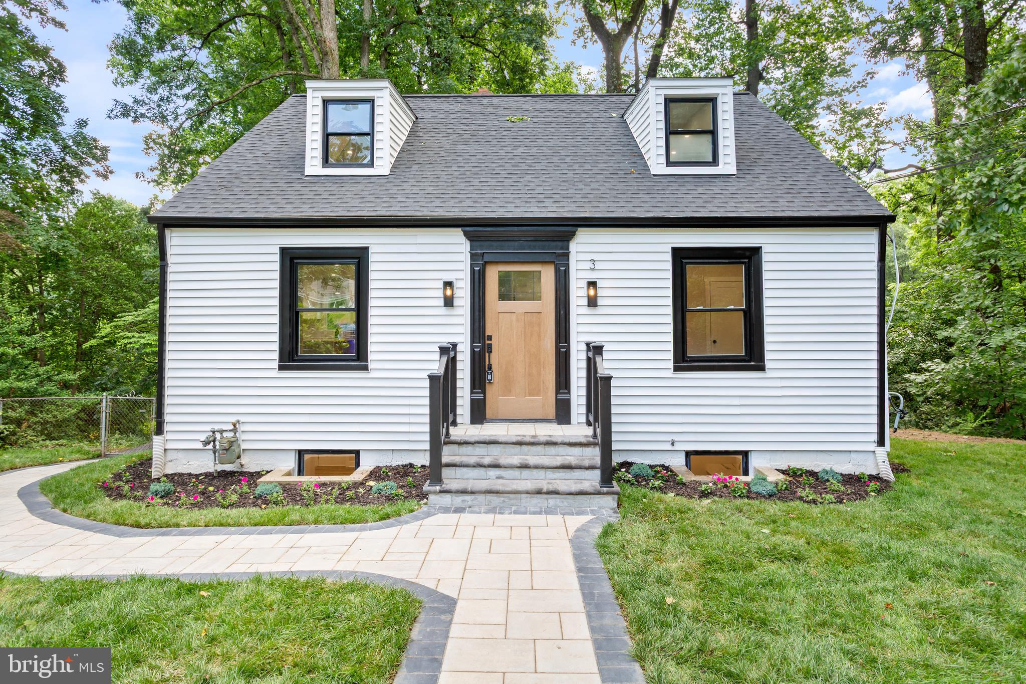 3 KNOX PLACE
