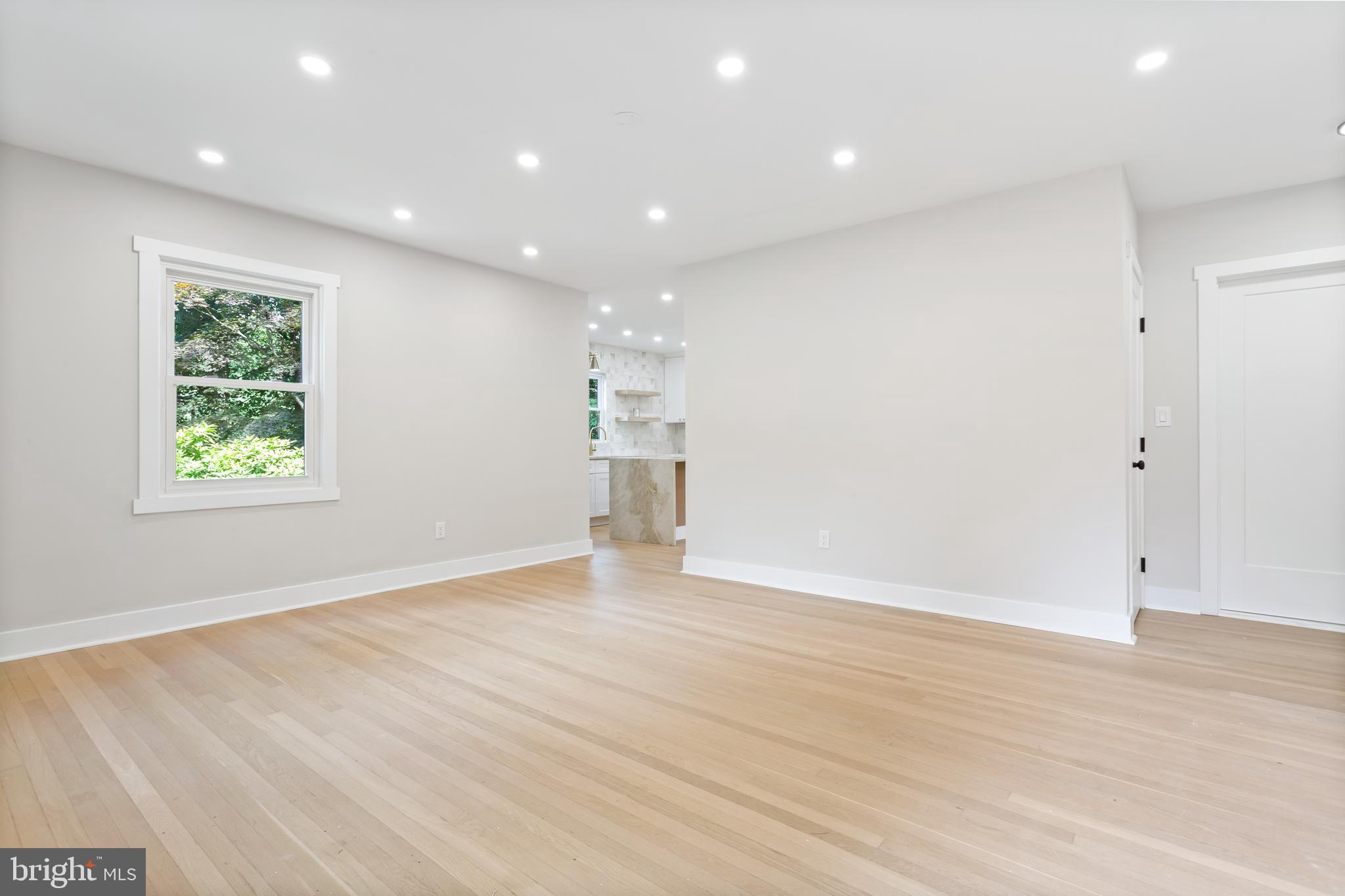 3 KNOX PLACE