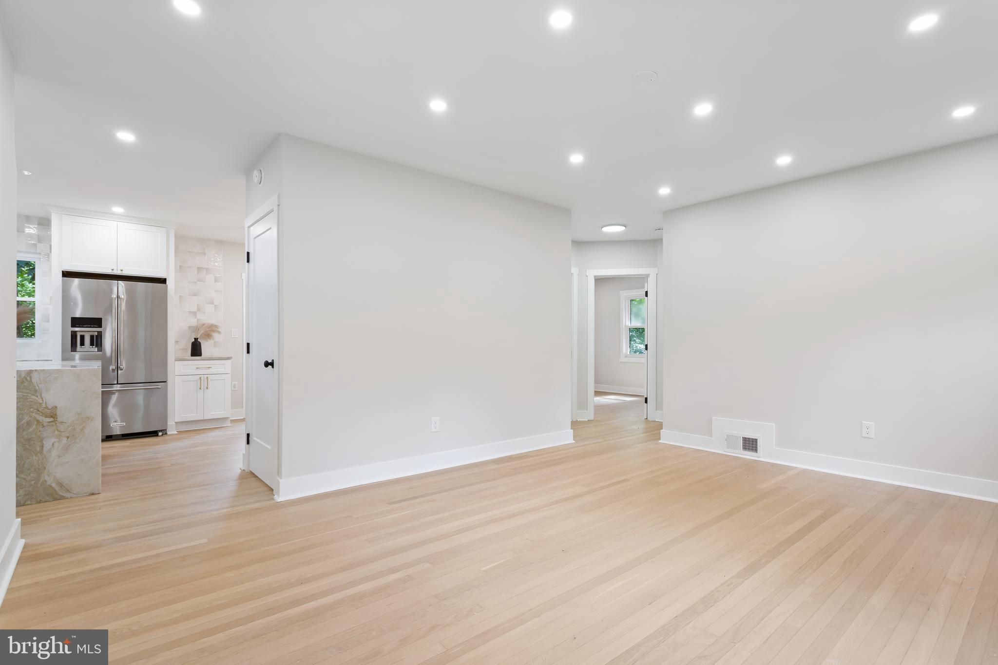 3 KNOX PLACE