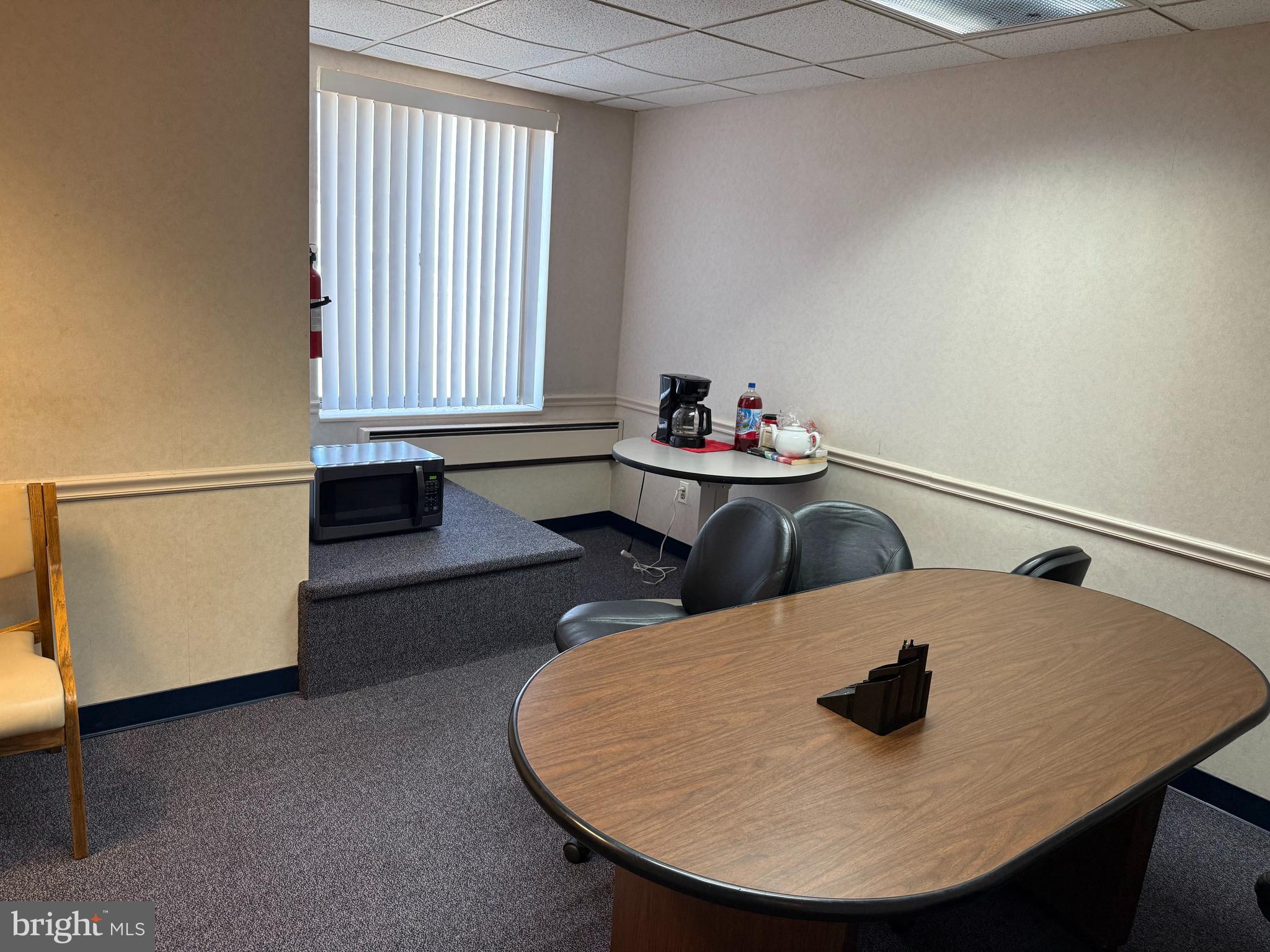 MANOA - Commercial Lease