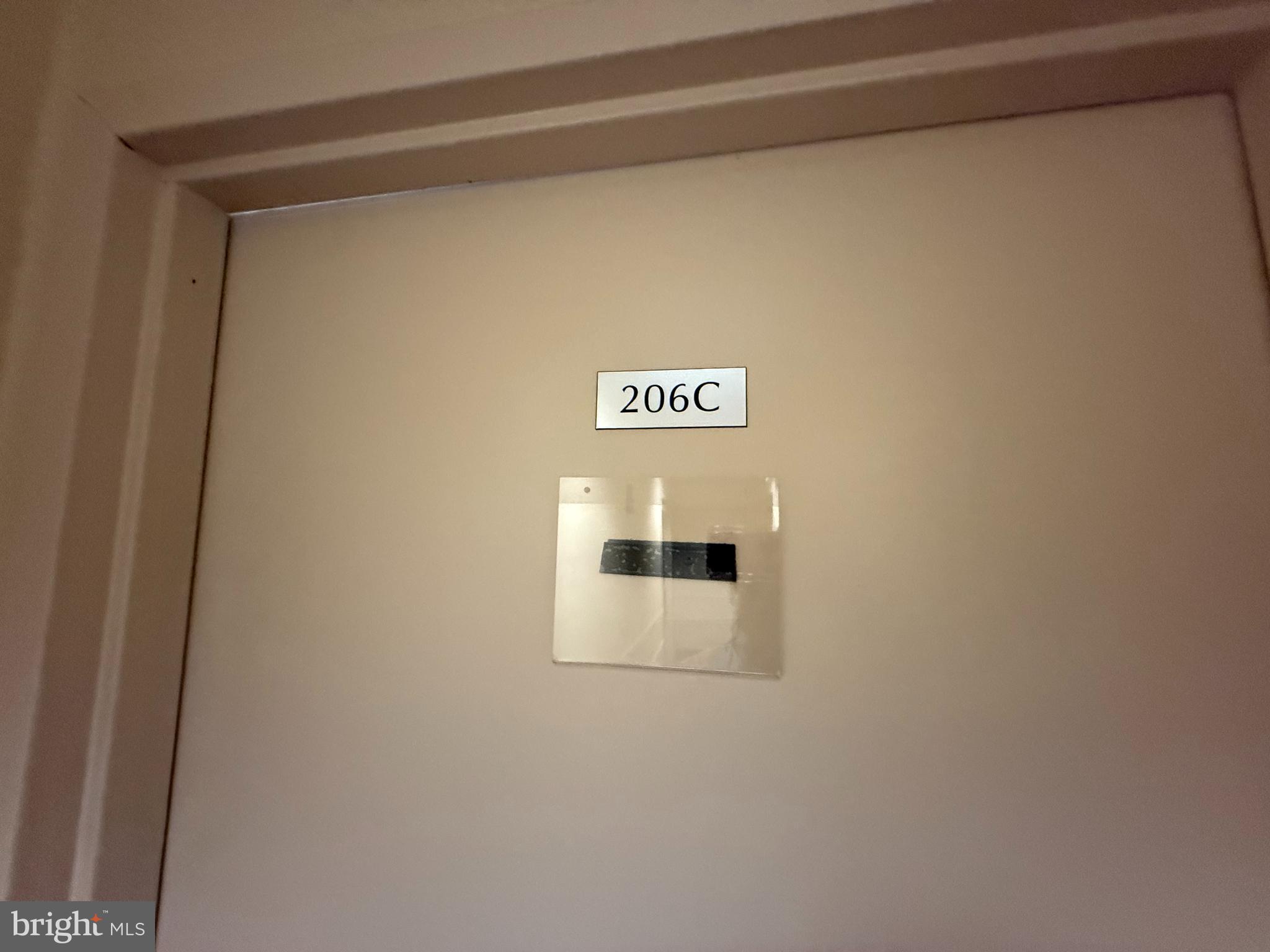 MANOA - Commercial Lease