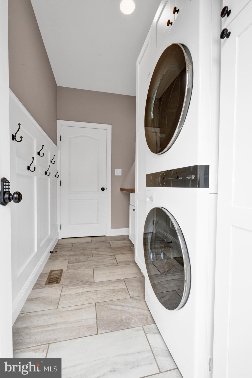 RIVERSIDE AT PROV - Residential