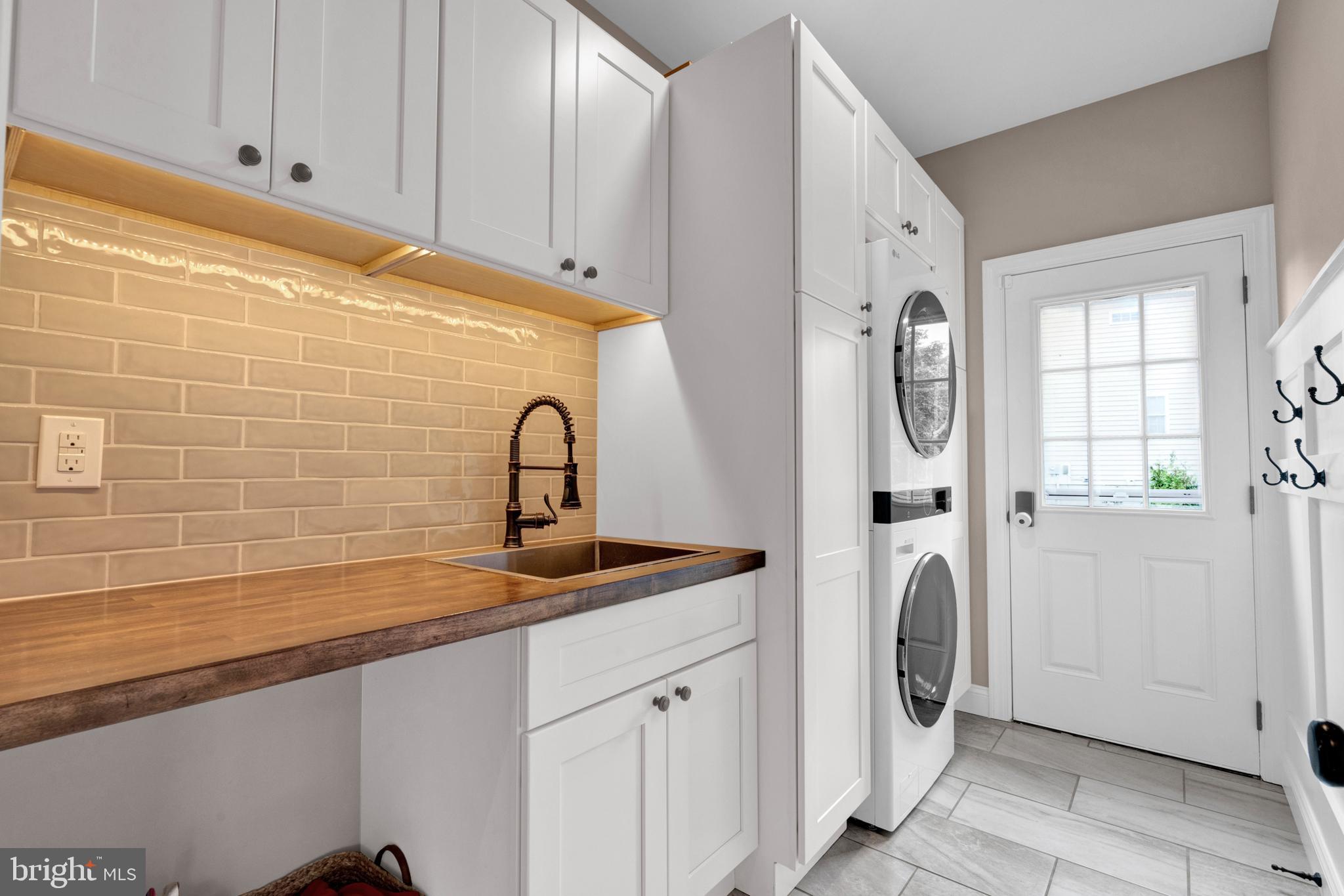 RIVERSIDE AT PROV - Residential