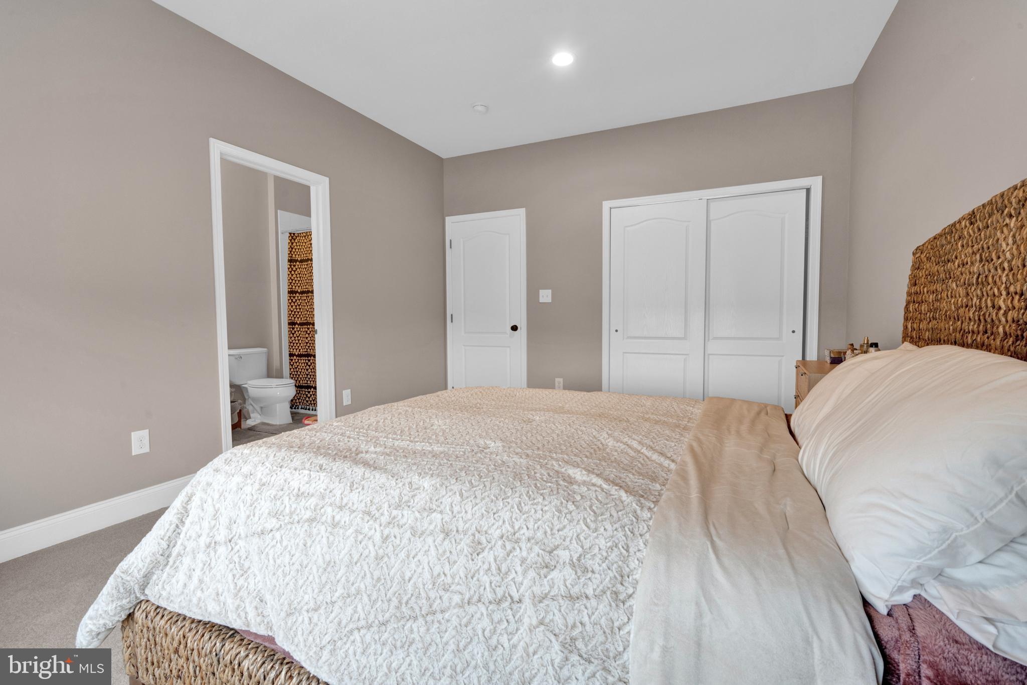 RIVERSIDE AT PROV - Residential