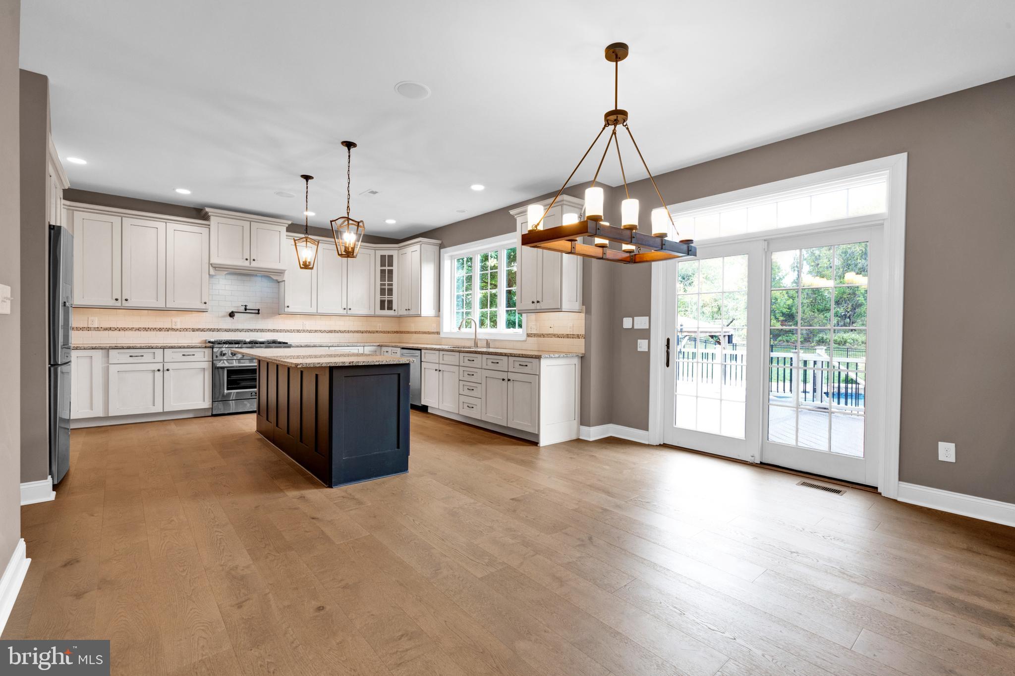 RIVERSIDE AT PROV - Residential