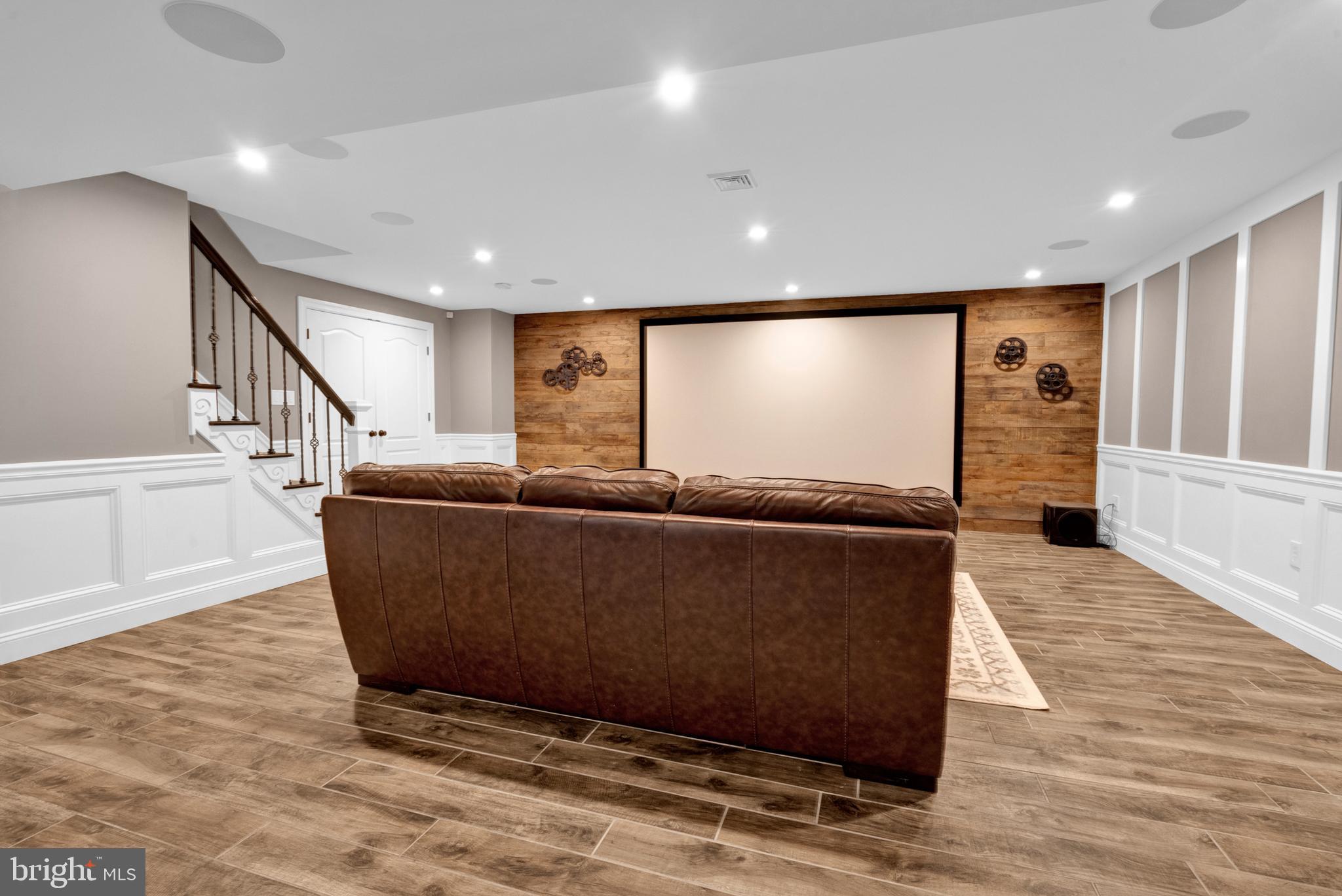 RIVERSIDE AT PROV - Residential