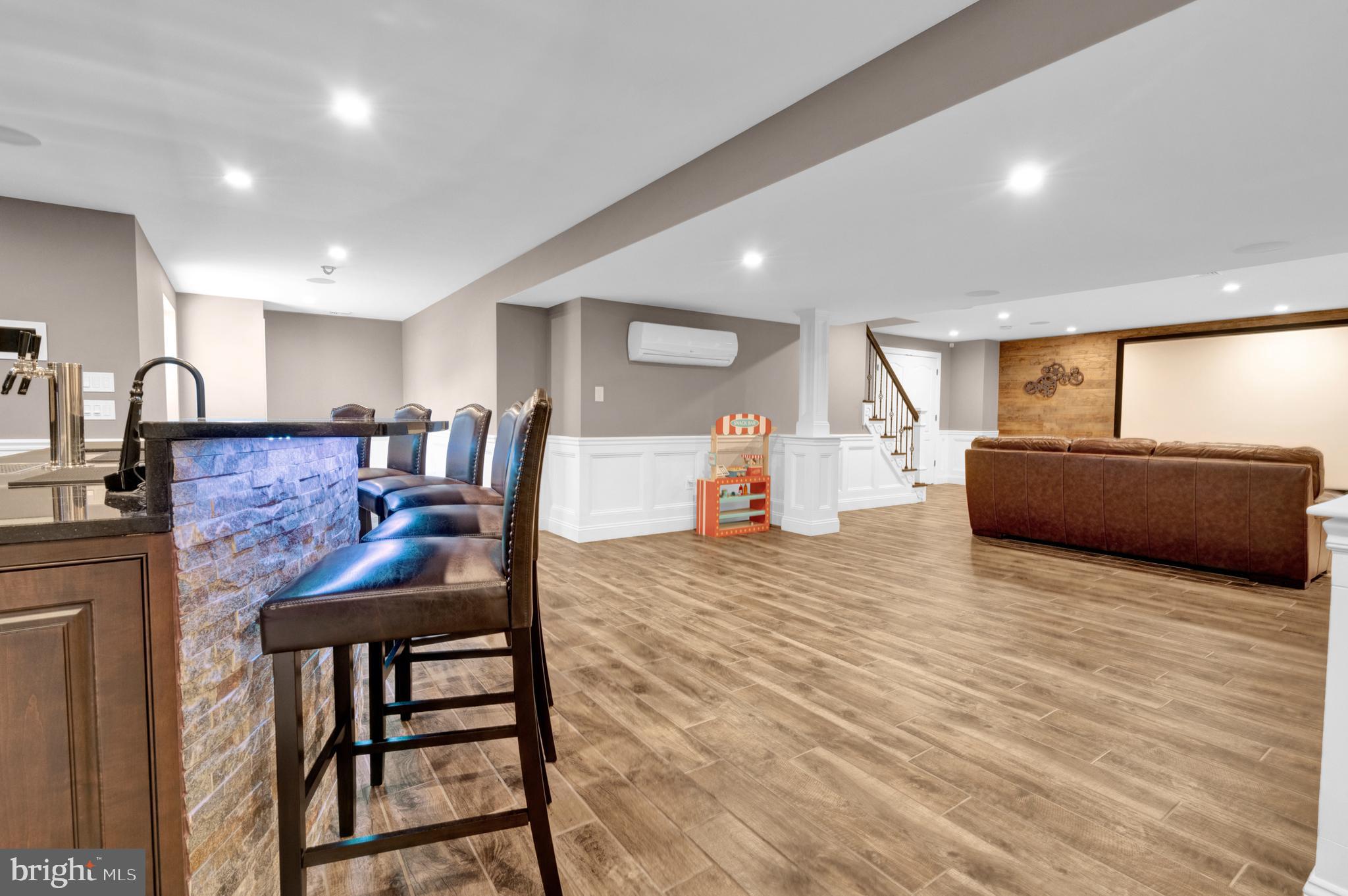 RIVERSIDE AT PROV - Residential