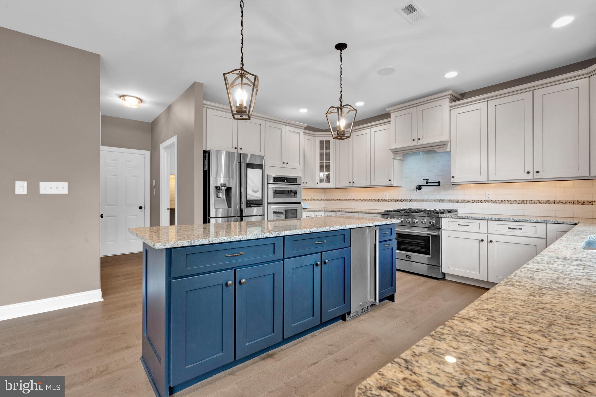 RIVERSIDE AT PROV - Residential