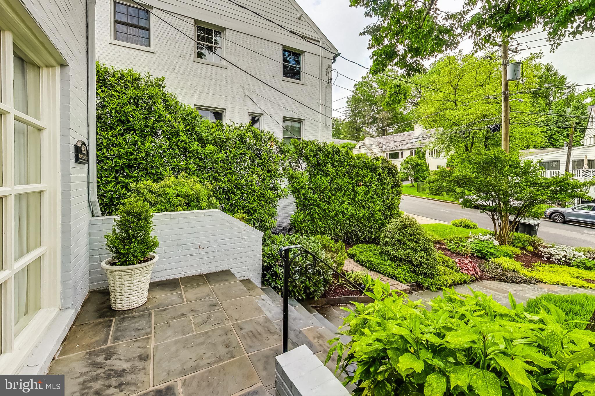 4831 CALVERT STREET NW