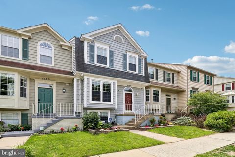 Photo of 5157 Havering Way, WOODBRIDGE, VA 22193 (MLS # VAPW2121022)