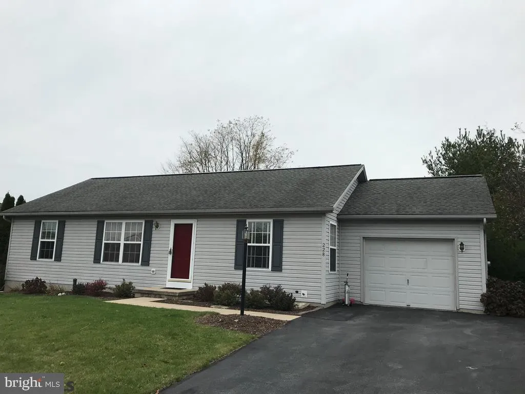 228 Steeple Chase Drive, Bellefonte, PA 16823