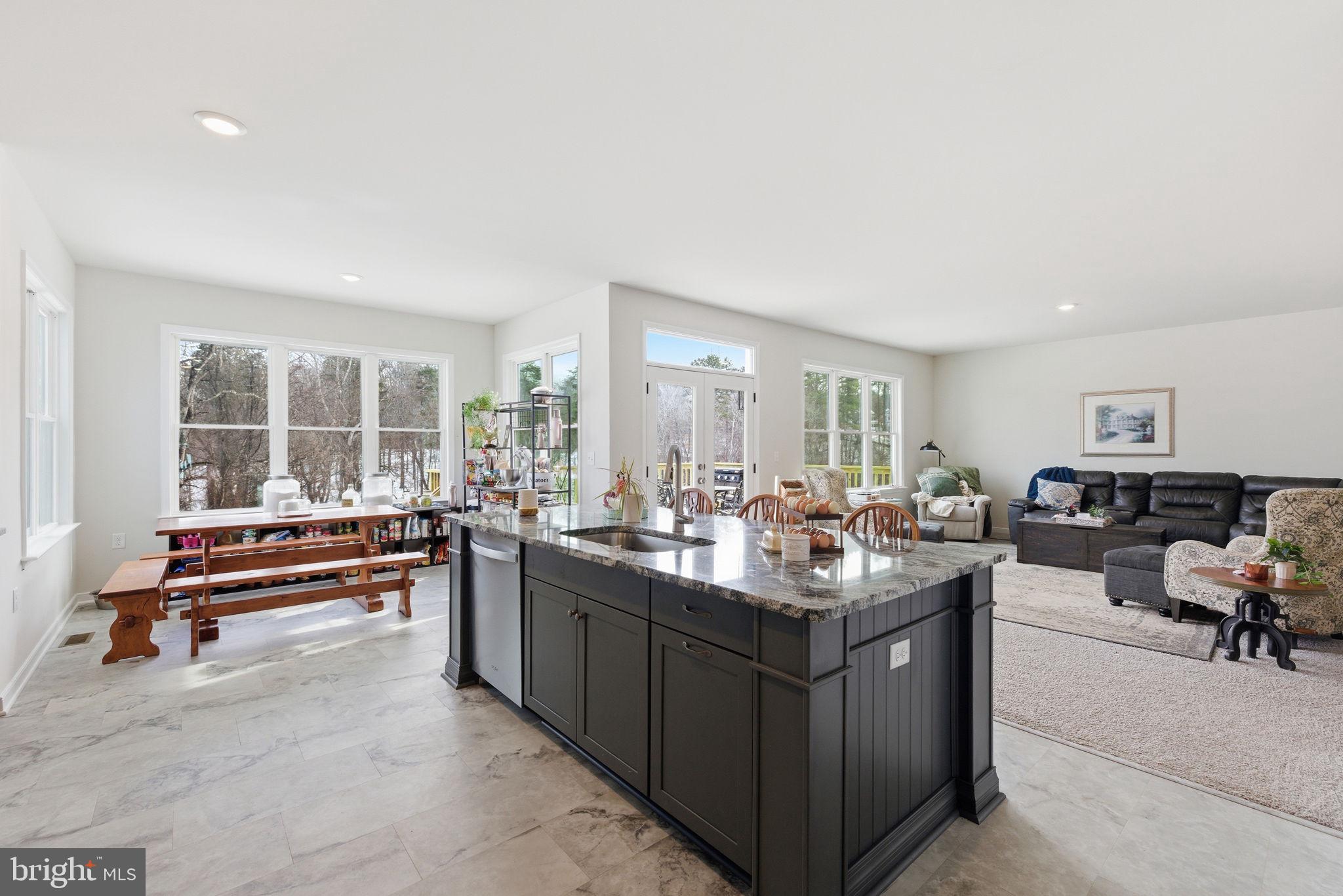 AMISSVILLE - Residential