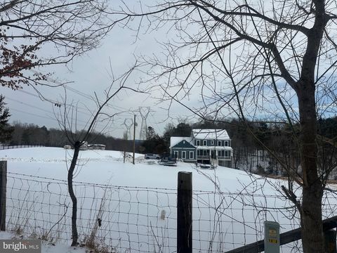 616 S POES ROAD AMISSVILLE VA 20106