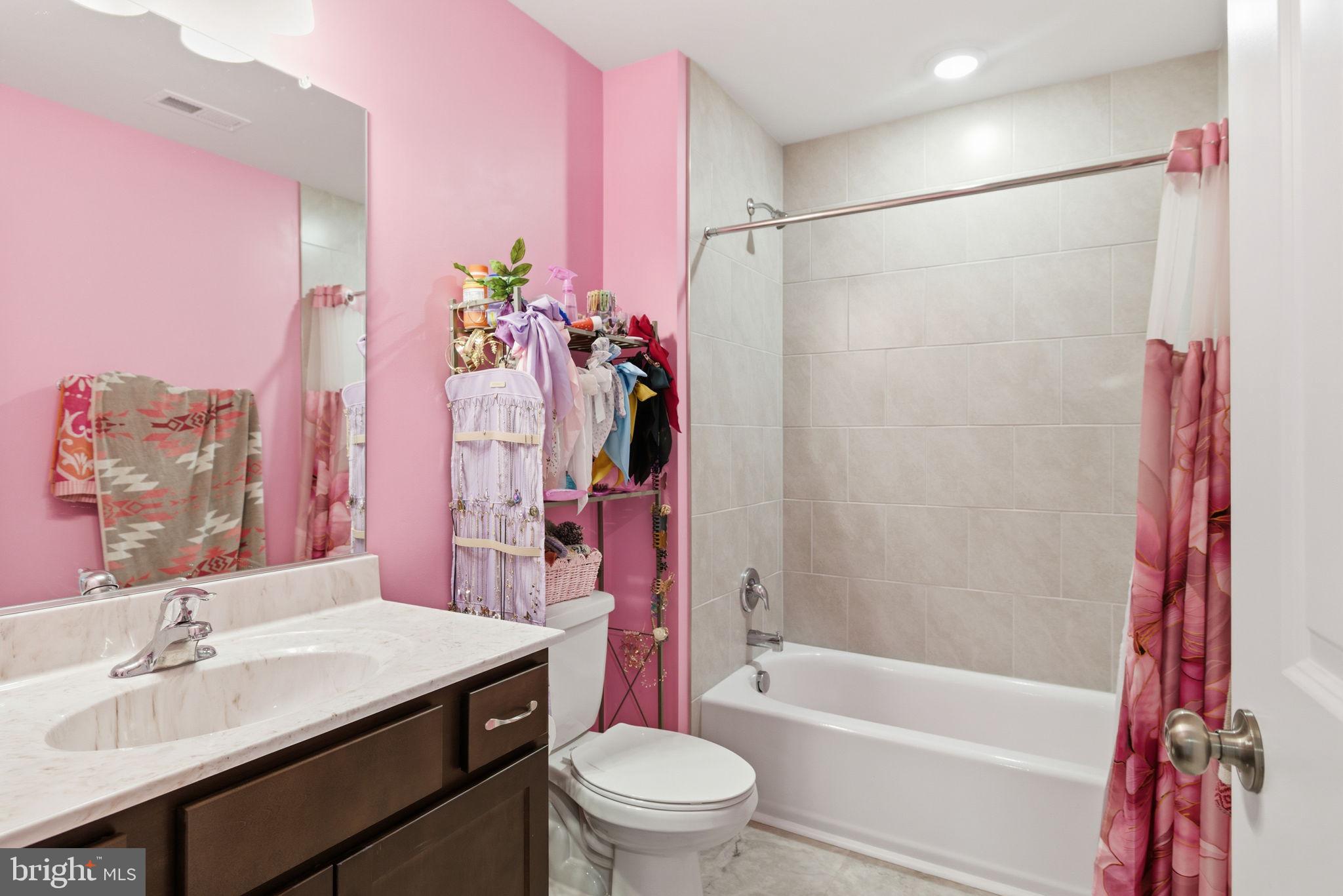 AMISSVILLE - Residential