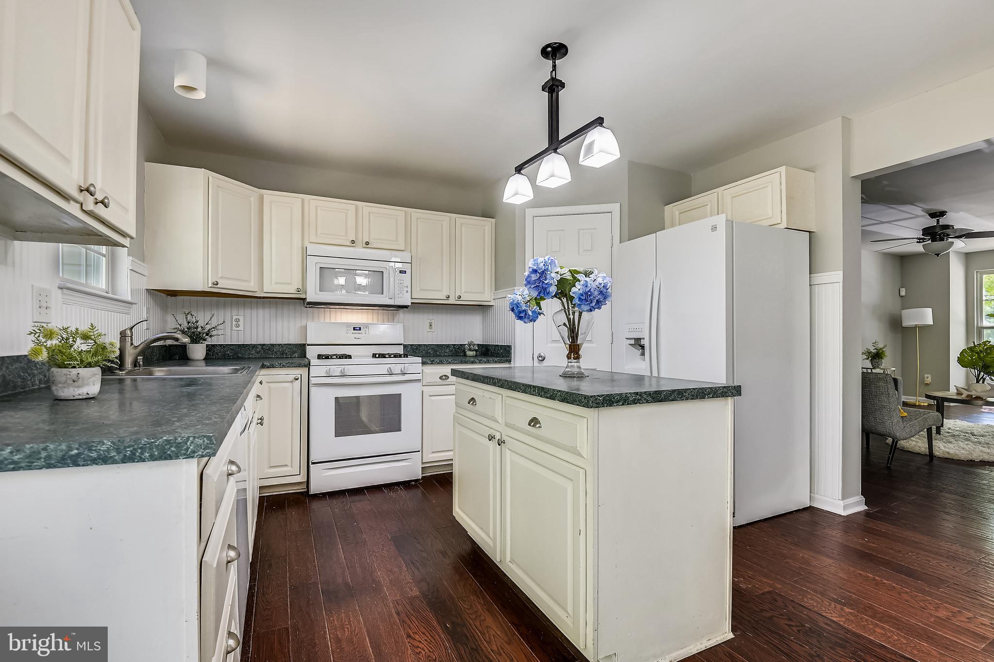 SUBURBIA - Residential