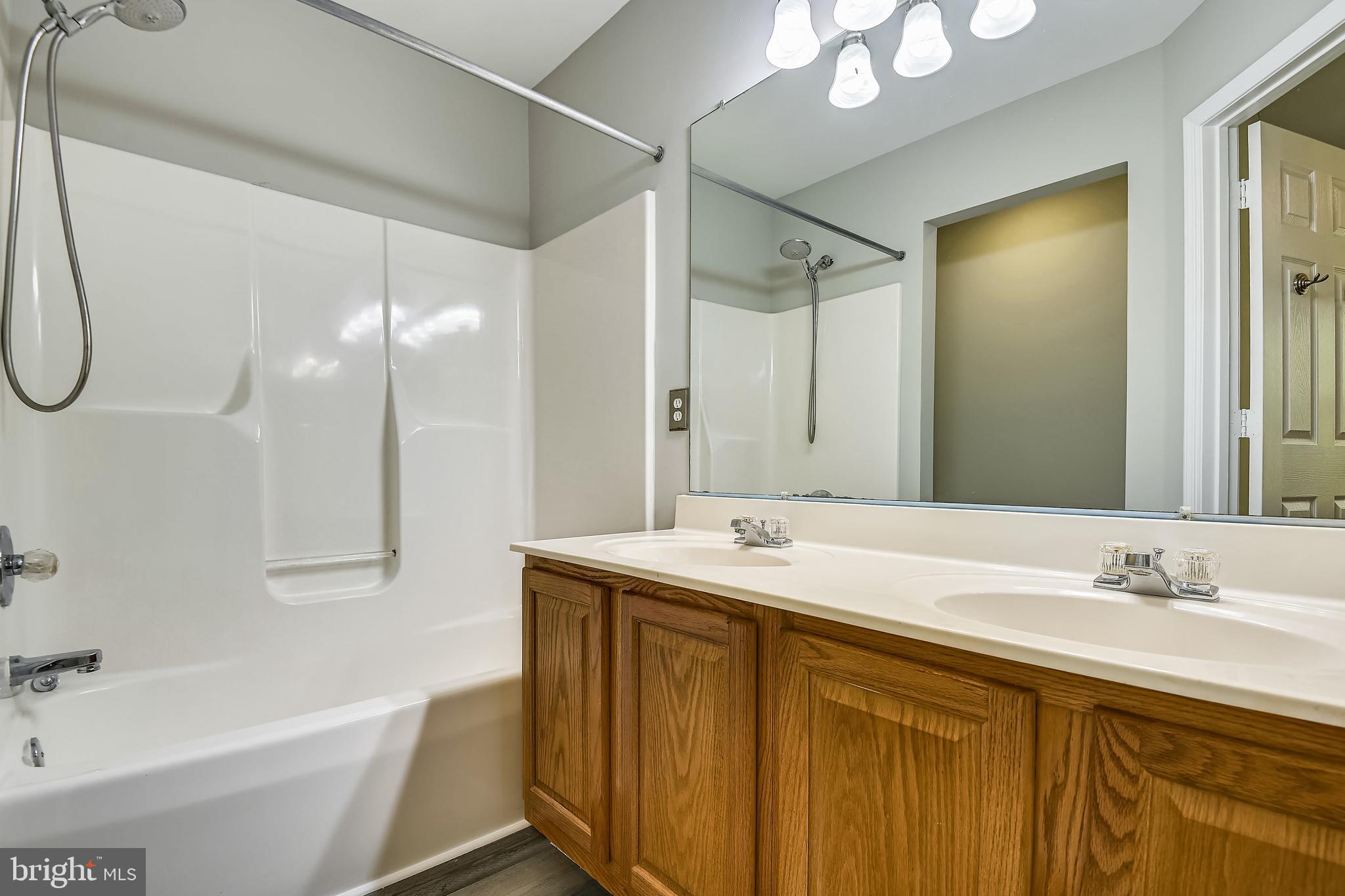 SUBURBIA - Residential