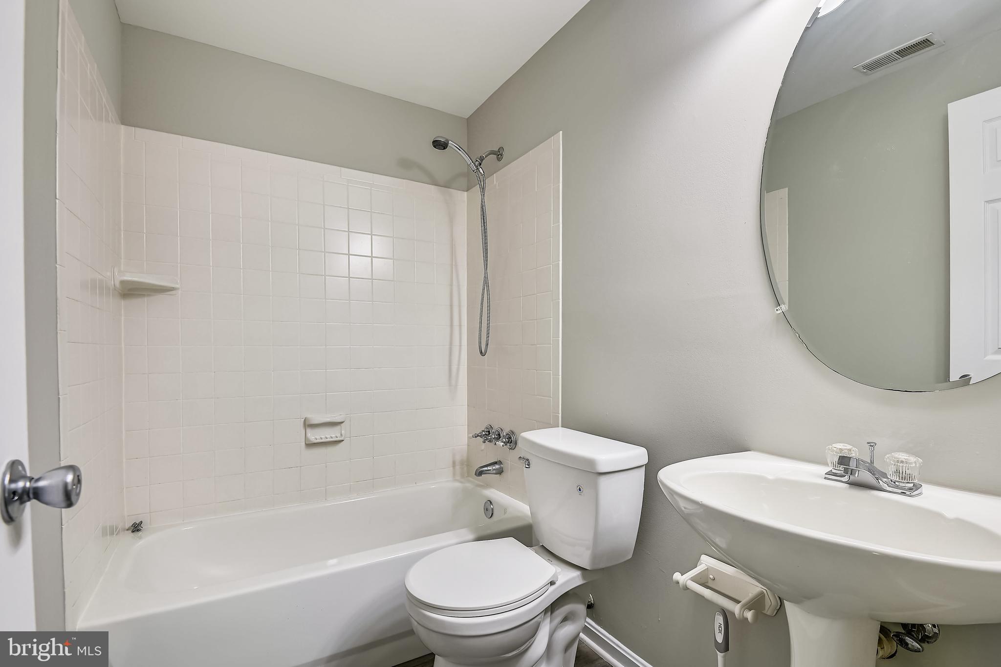 SUBURBIA - Residential