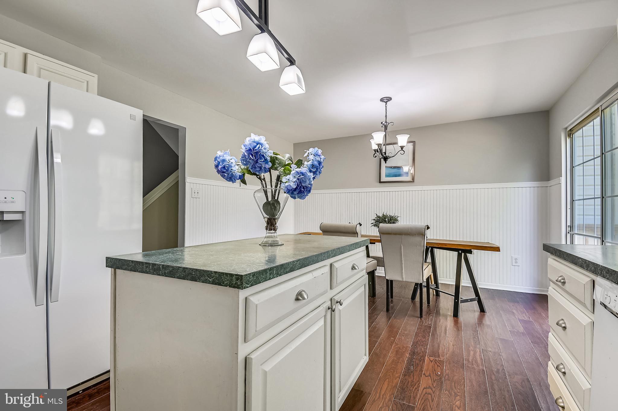 SUBURBIA - Residential