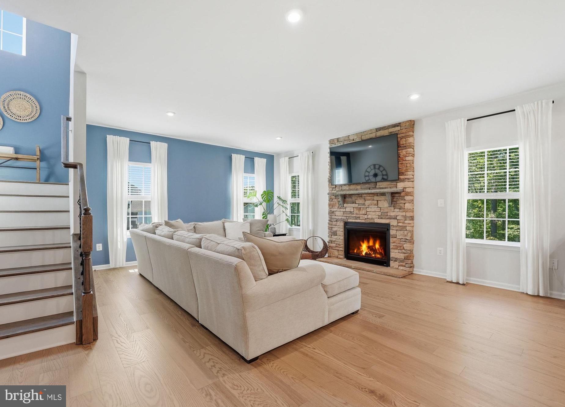 11312 OAKVILLE LANE