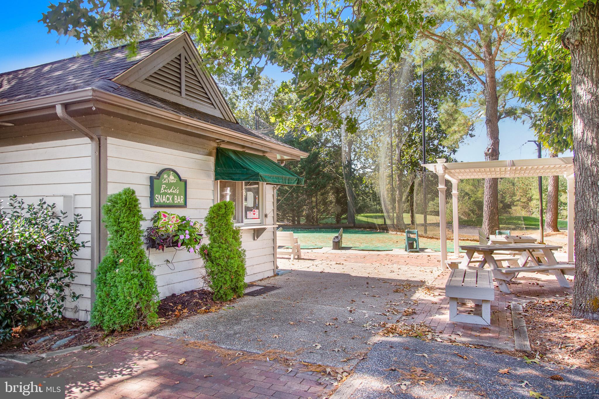 SALT POND - Residential