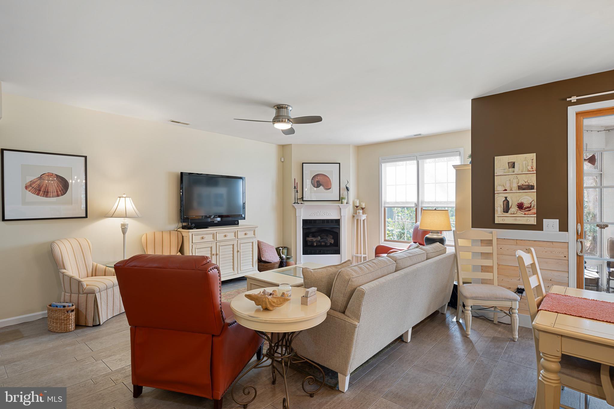 SALT POND - Residential