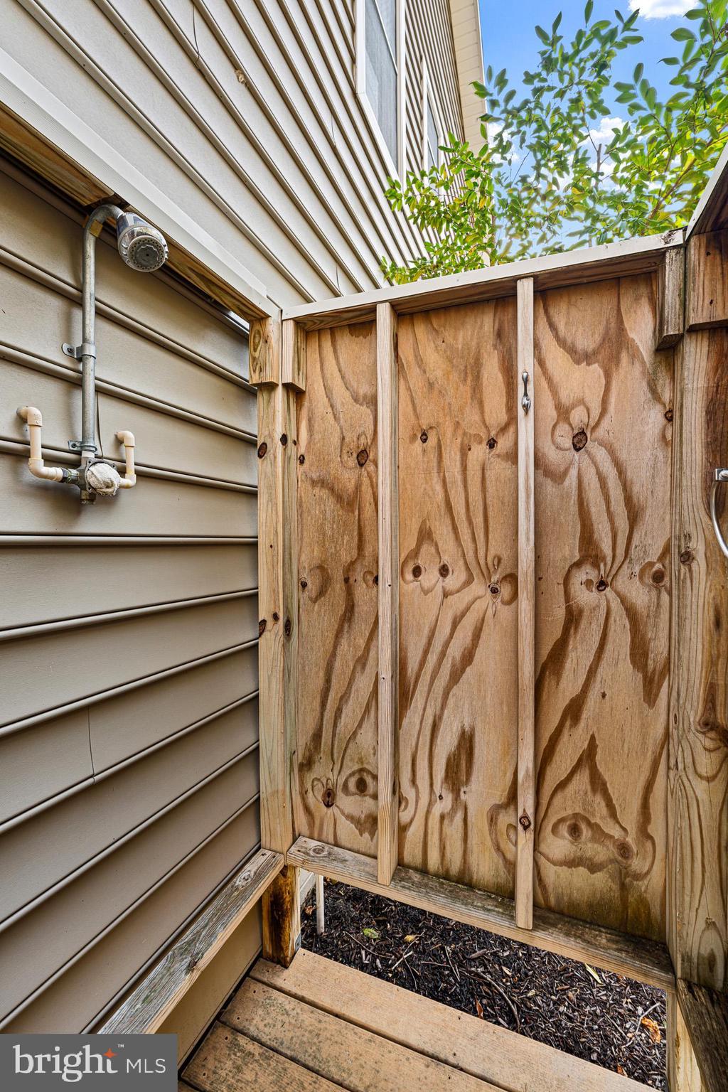 SALT POND - Residential