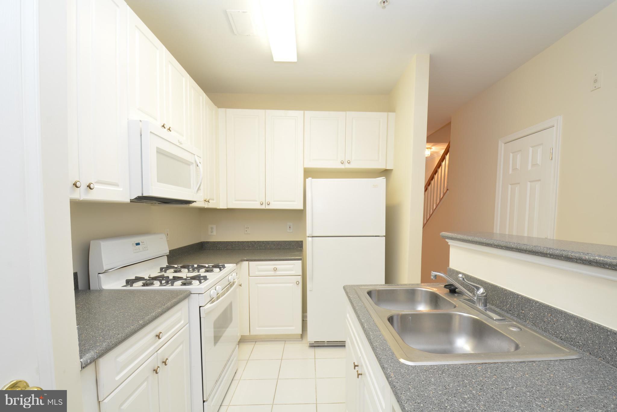 WESTBRIAR PLAZA - Residential Lease