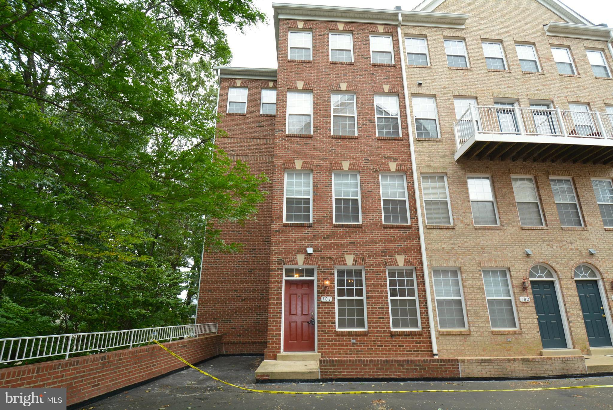 WESTBRIAR PLAZA - Residential Lease