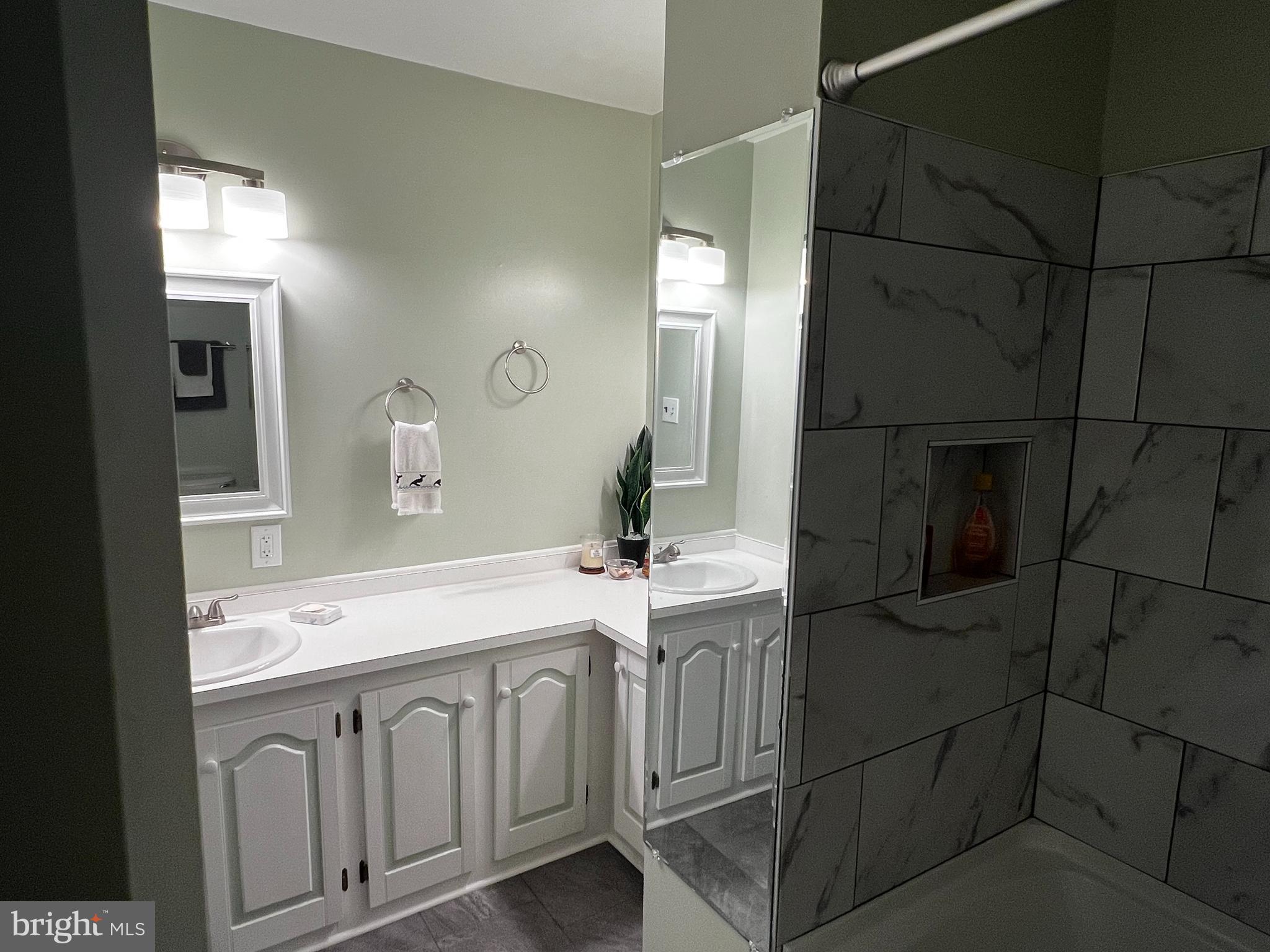 THUNDER HILL - Residential