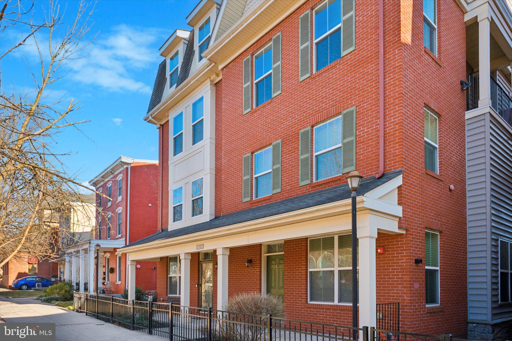 NORRISTOWN - Residential