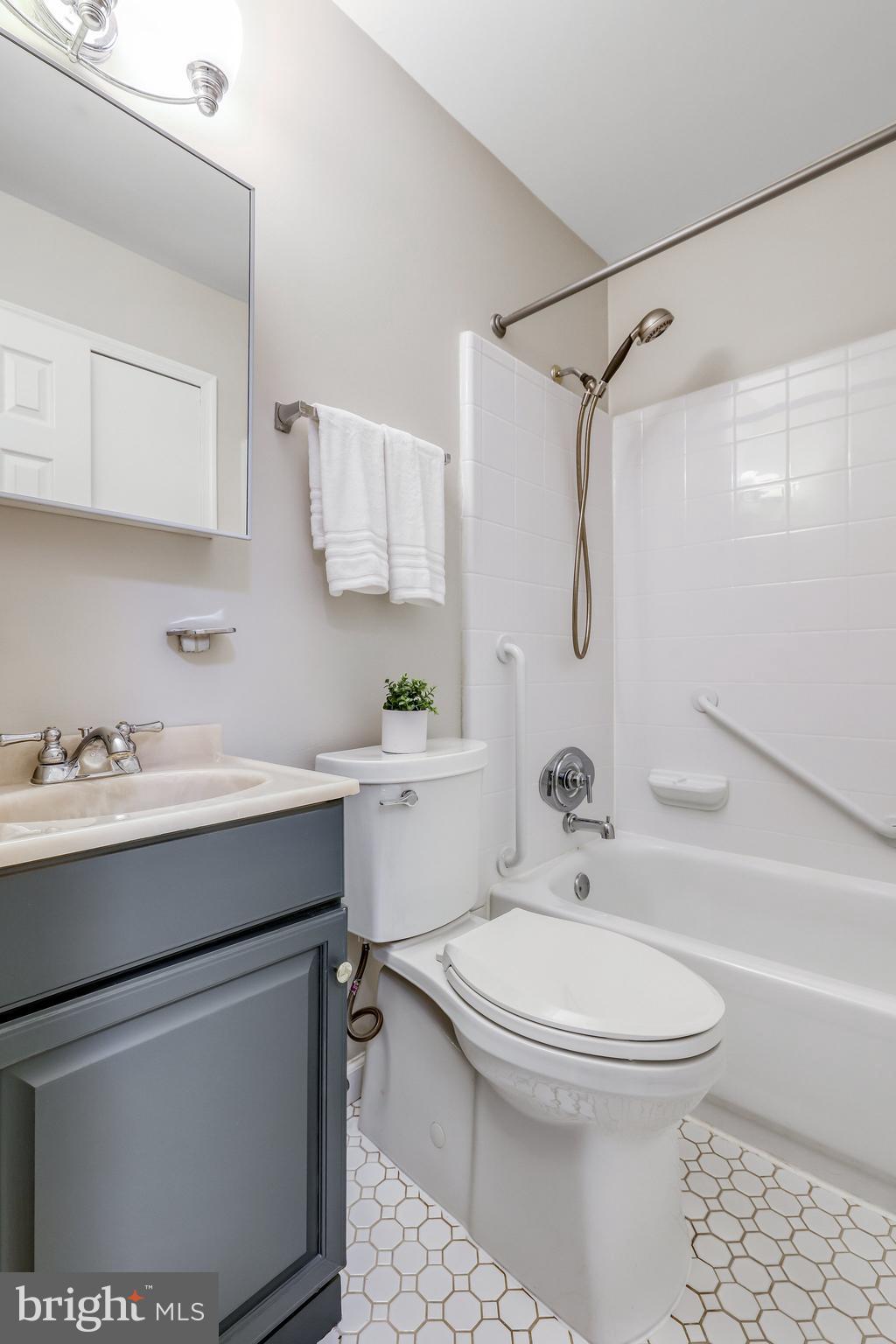 LAKE BRADDOCK - Residential Lease