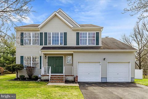 Photo of 27 Blossom Drive, EWING TWP, NJ 08638 (MLS # NJME2074302)