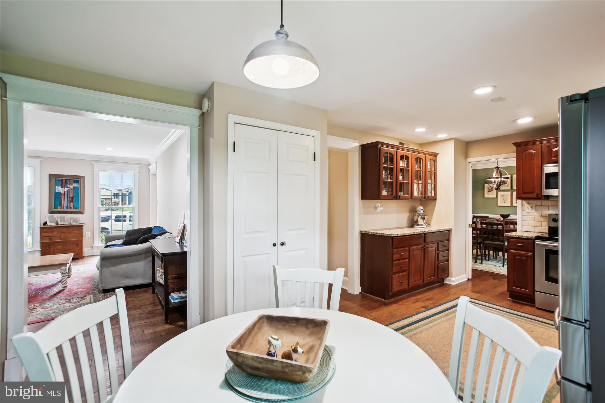 RIVERSIDE - Residential Lease